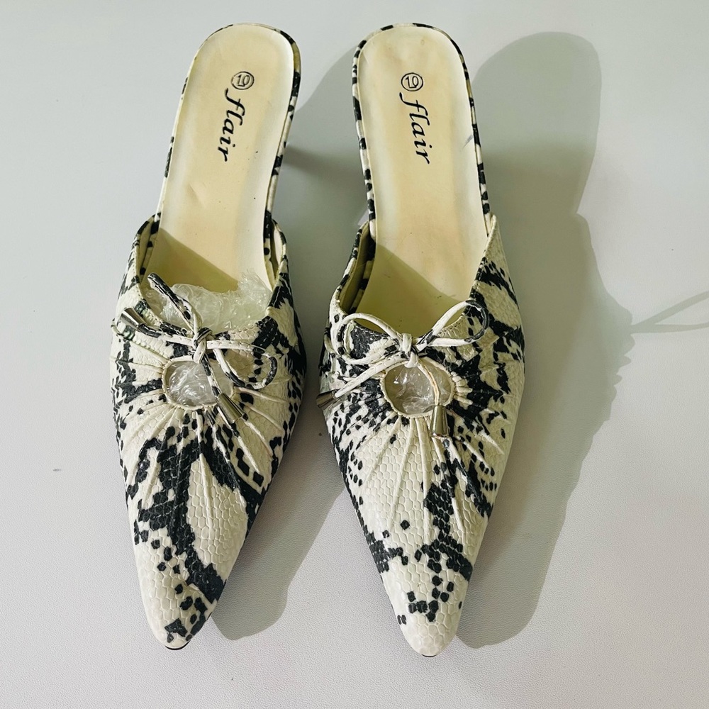 Flair Black & White Women’s Elegant Pointed Toe Slip on Flats Shoes.